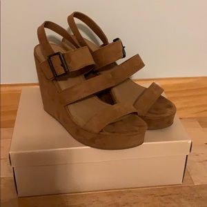Mossimo Brandi Wedge Sandle in Cognac